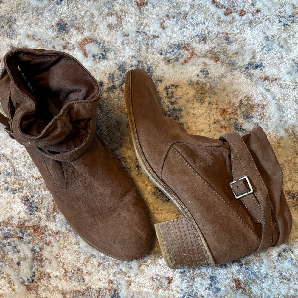 American Eagle Outfitters Brown Ankle Booties